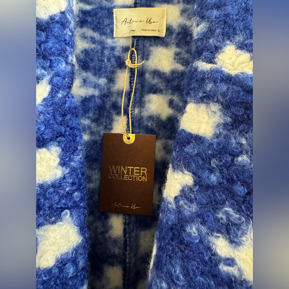 NWT Active USA Stylish Blue and White Fluffy Jacket - Picture 7 of 10